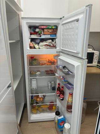 Frigorifico con congelador marca Corberó