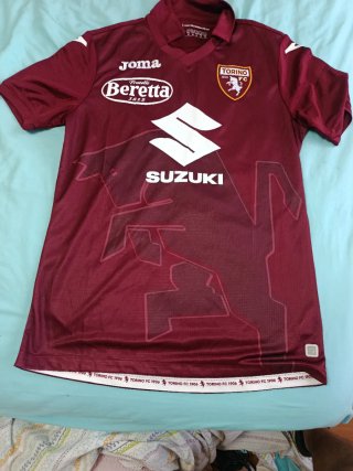 Preciosa camiseta Torino Original