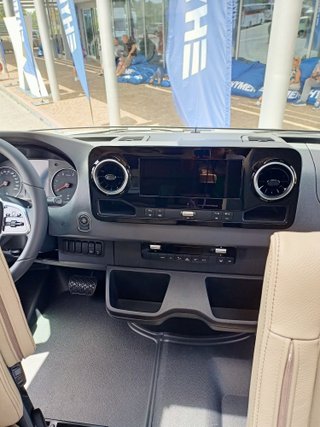 HYMER ML-T 580 4X4 CON CAMAS GEMELAS Y GARAJE 7 MT