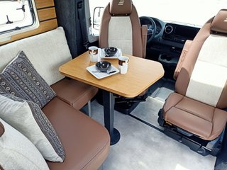 HYMER ML-T 580 4X4 CON CAMAS GEMELAS Y GARAJE 7 MT