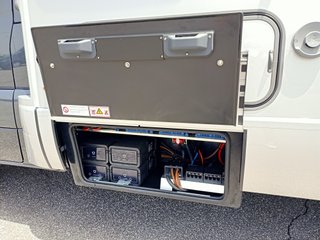 HYMER ML-T 580 4X4 CON CAMAS GEMELAS Y GARAJE 7 MT