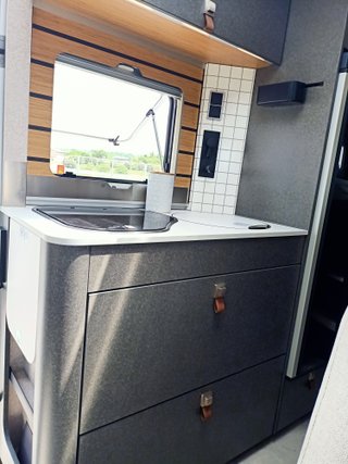 HYMER ML-T 580 4X4 CON CAMAS GEMELAS Y GARAJE 7 MT