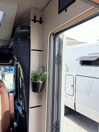 HYMER ML-T 580 4X4 CON CAMAS GEMELAS Y GARAJE 7 MT