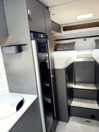 HYMER ML-T 580 4X4 CON CAMAS GEMELAS Y GARAJE 7 MT