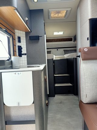 HYMER ML-T 580 4X4 CON CAMAS GEMELAS Y GARAJE 7 MT
