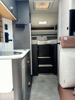 HYMER ML-T 580 4X4 CON CAMAS GEMELAS Y GARAJE 7 MT