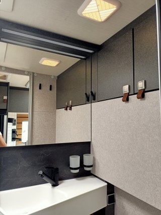 HYMER ML-T 580 4X4 CON CAMAS GEMELAS Y GARAJE 7 MT