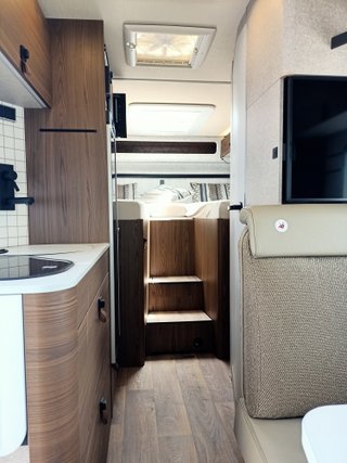 HYMER ML-T 580 4X4 CON CAMAS GEMELAS Y GARAJE 7 MT