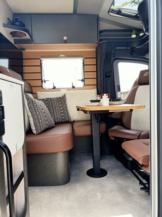 HYMER ML-T 580 4X4 CON CAMAS GEMELAS Y GARAJE 7 MT