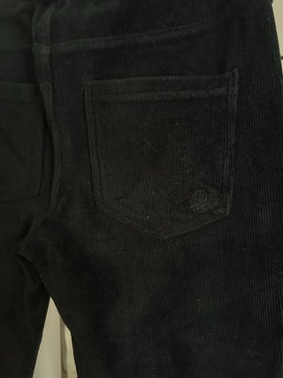 Pantalon Benetton talla 11-12 de niña Tela de pana