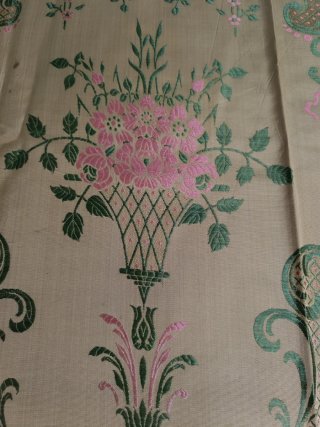 Copriletto vintage damascato