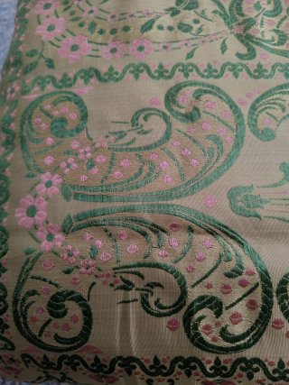 Copriletto vintage damascato