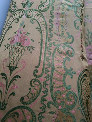 Copriletto vintage damascato