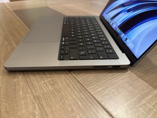 MacBook Pro M3 2023 14" 16GB 512GB