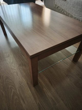 Dos Mesas una de  comedor y otra de centro madera