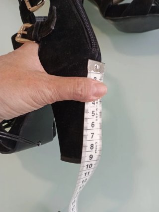 Sandalias flecos tacón alto 37