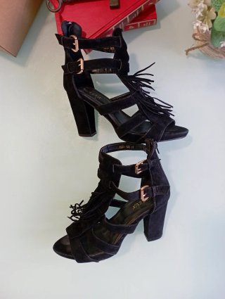 Sandalias flecos tacón alto 37