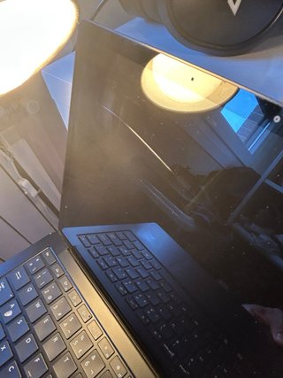 Microsoft Surface Laptop 4 in nero con tastiera spagnola
