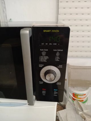 Microondas com grill digital