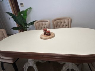 mesa comedor de madera con tablon blanco