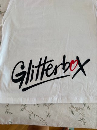Camiseta colaboración marca Religion glitterbox