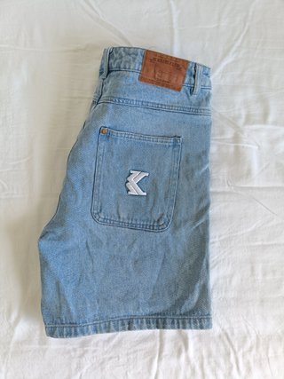 Tejanos cortos Karl Kani
