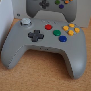 8BitDo 64 Bluetooth Controller (Como nuevo)