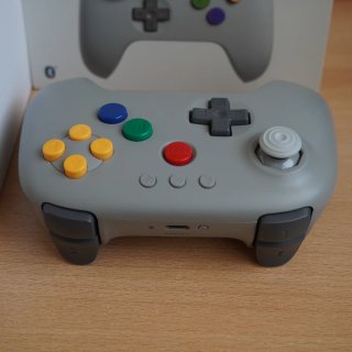 8BitDo 64 Bluetooth Controller (Como nuevo)