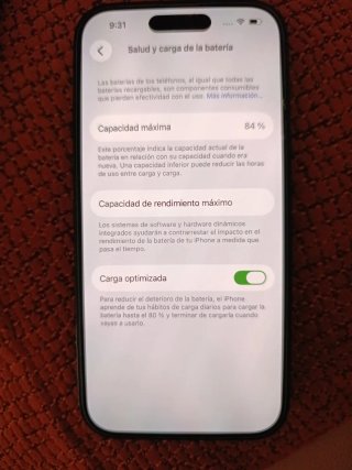 iPhone 14 Pro más 4 fundas  En su caja y con cable
