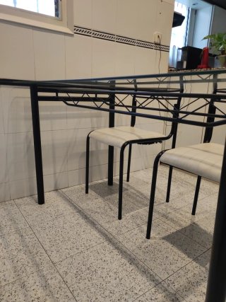 Mesa y sillas de cocina