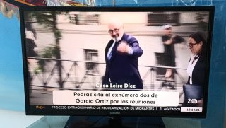 Televisión Samsung 32 pulgadas con base