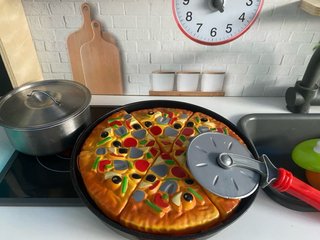 Cocinita con pack de utensilios.