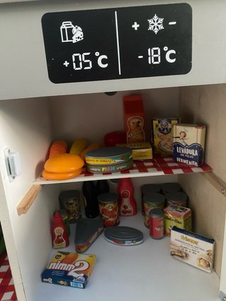 Cocinita con pack de utensilios.