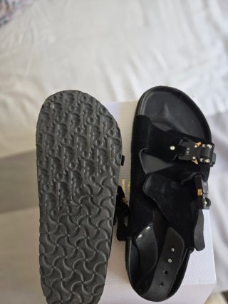 Estas son unas sandalias Dior x Birkenstock Milano