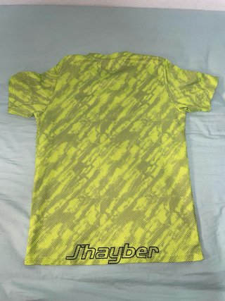 Dos camisetas de la marca J’hayber