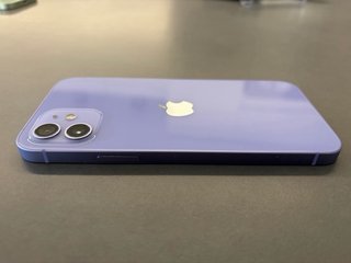 iPhone 12 viola