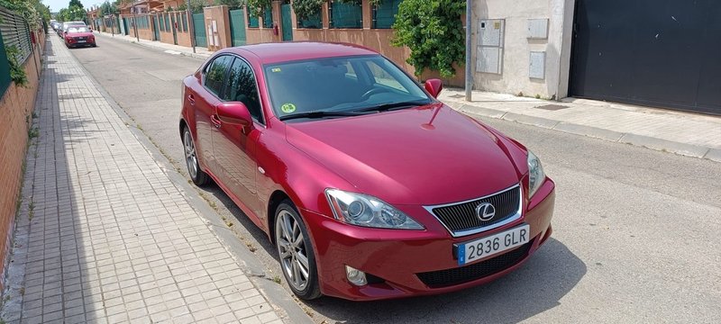 Lexus IS 2009 - foto 1