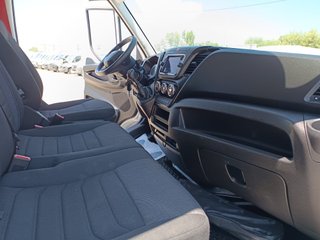 IVECO DAILY 3.0 CHASIS  CAJA CERRADA TRAMPILLA 160
