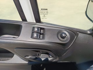 IVECO DAILY 3.0 CHASIS  CAJA CERRADA TRAMPILLA 160