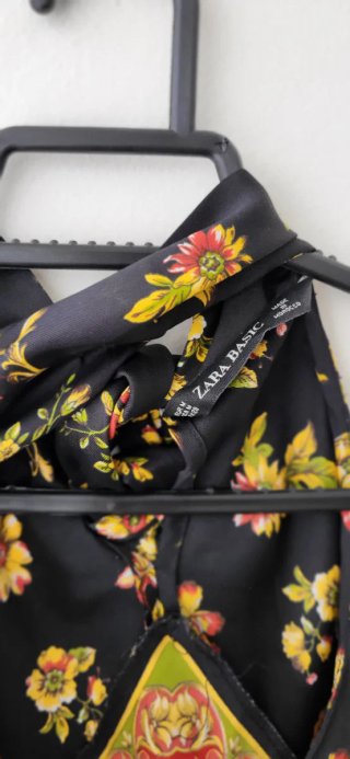 Blusa atada al cuello