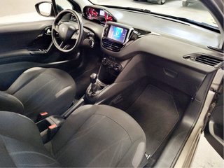 Peugeot 208  1.4 Hdi 2012