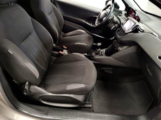 Peugeot 208  1.4 Hdi 2012