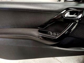 Peugeot 208  1.4 Hdi 2012