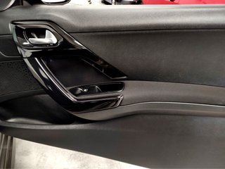 Peugeot 208  1.4 Hdi 2012