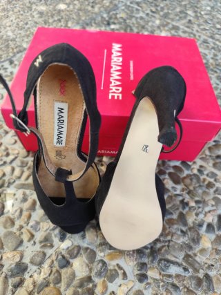 Sandalias de tacón negras