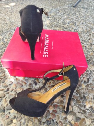 Sandalias de tacón negras