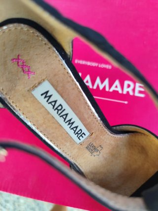Sandalias de tacón negras