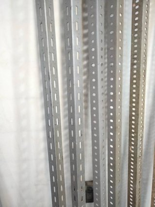 Perfiles de hierro para estantería metálica