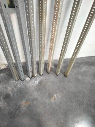 Perfiles de hierro para estantería metálica
