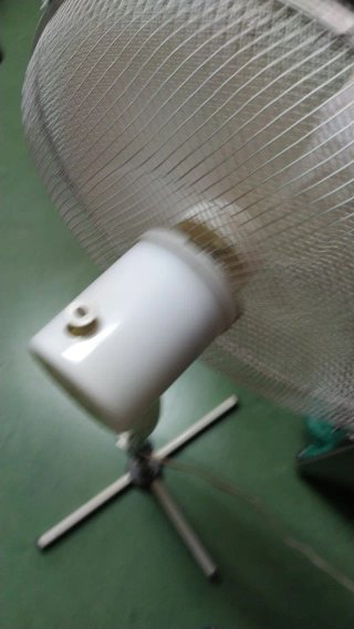 Ventilador de pie Basic gris y blanco